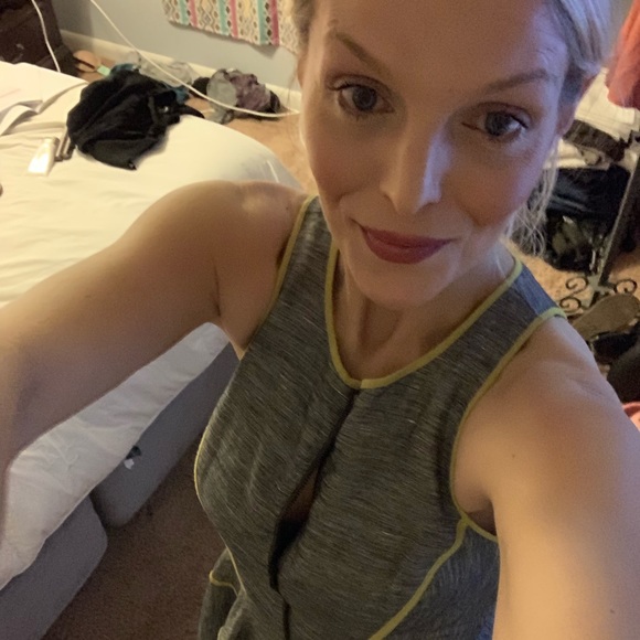 Meet your Posher, Amanda - Picture 7 of 8